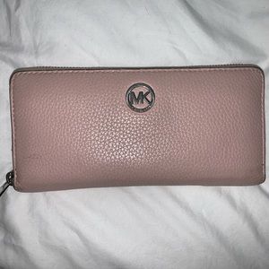 Mickael Kors wallet